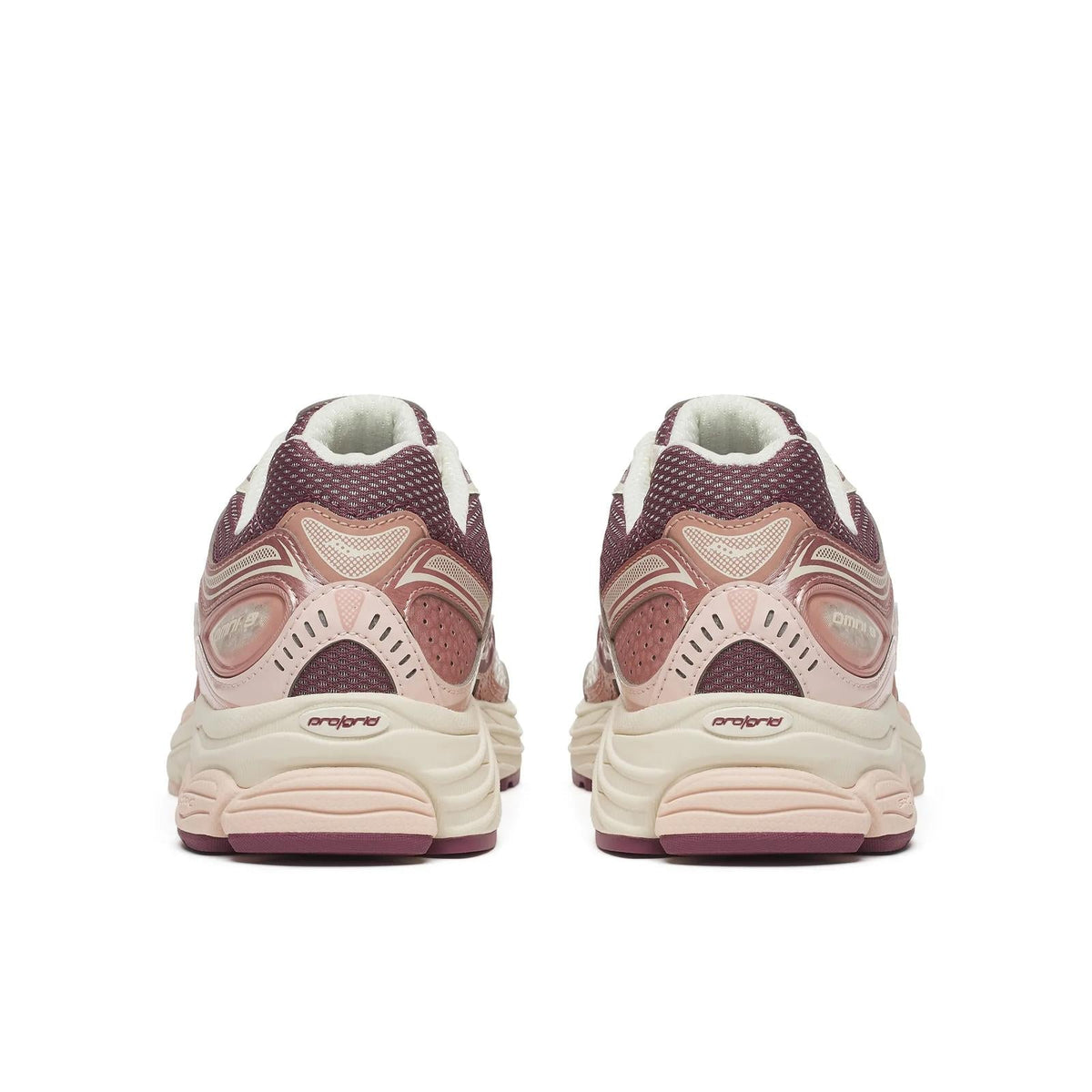 Saucony ProGrid Omni 9 Beige - vue trois quarts